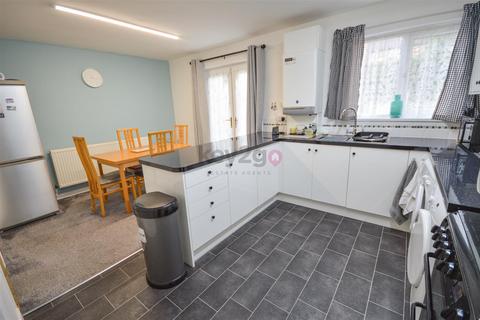 3 bedroom end of terrace house for sale, Booth Croft, Waterthorpe, Sheffield, S20