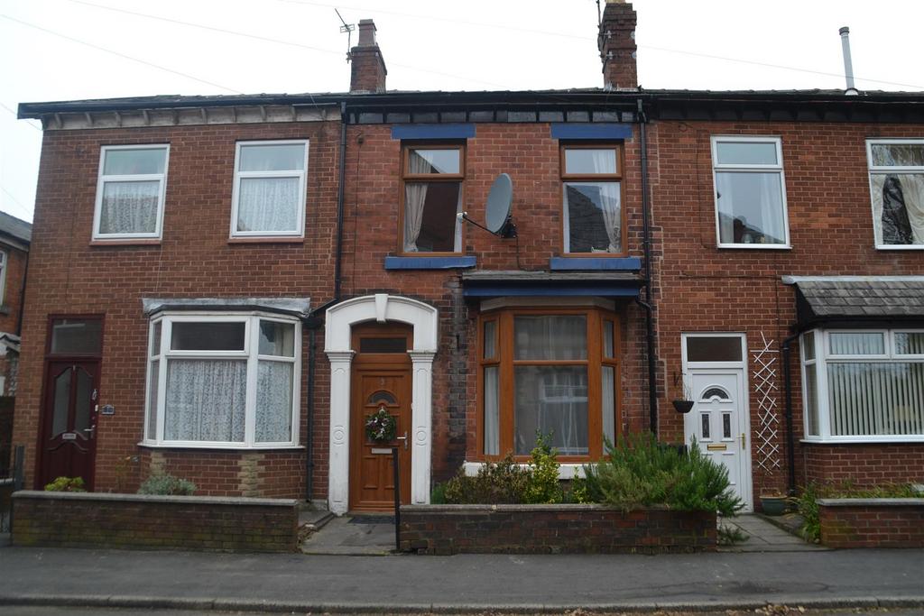 Lennon Street, Chorley 2 bed terraced house to rent £695 pcm (£160 pw)