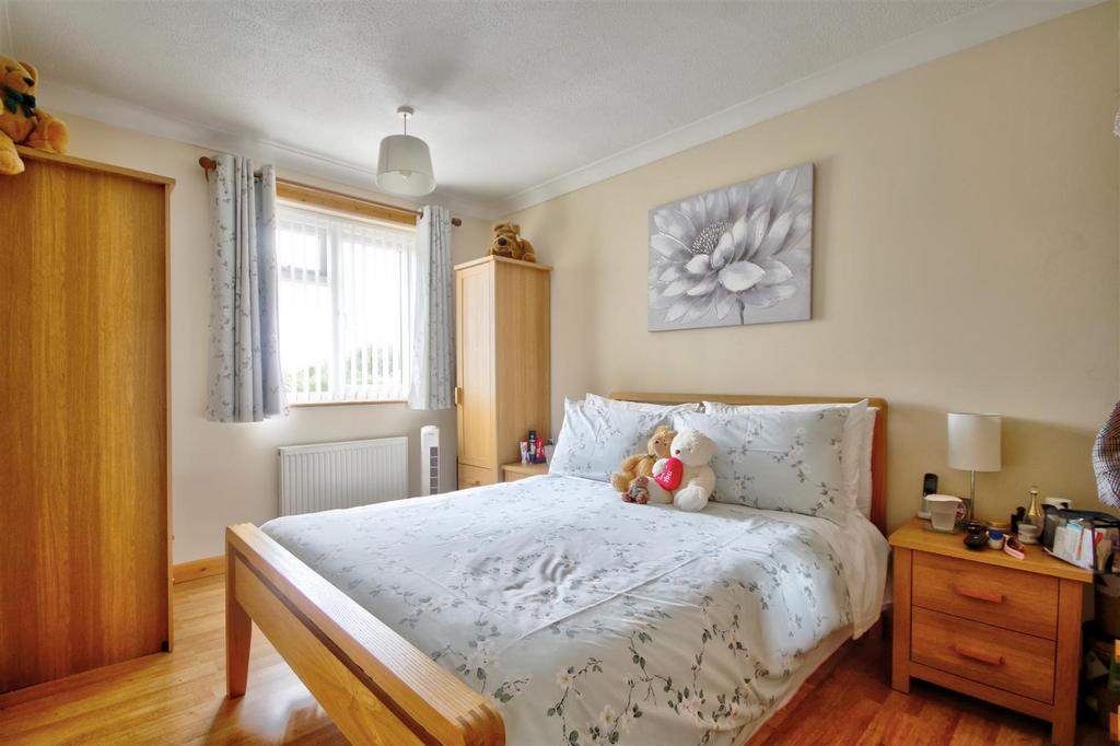 Bedroom 1.jpg