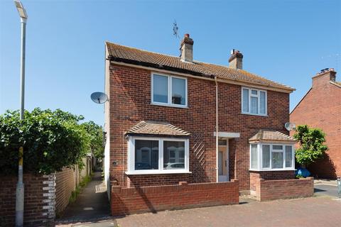 3 bedroom semi-detached house for sale, Warwick Road, Whitstable