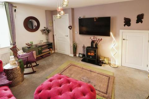 10 Beacon View, Monk Bretton, Barnsley, S71 2SW