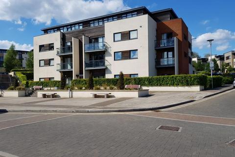 2 bedroom penthouse to rent, Corn House, 1 Peacock Close