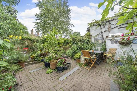 5 Birdhurst Road, London, SW19 2HZ