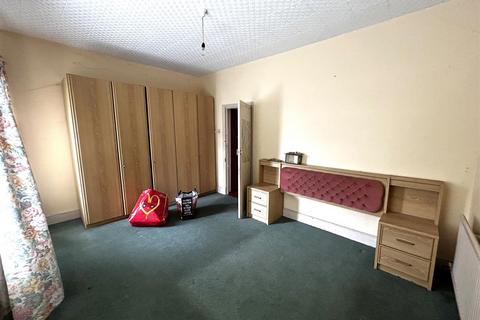 3 bedroom end of terrace house for sale, Stepney Street, Cwmbwrla, Swansea