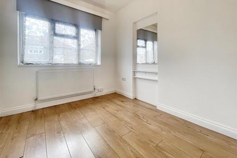 2 bedroom terraced house to rent, Avondale Avenue, LONDON