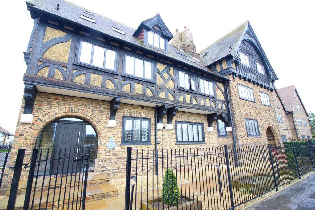 Herkomer House, Melbourne Road, Bushey 1 bed flat to rent £1,200 pcm