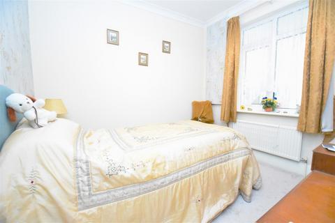 14 Central Avenue, Rochford, SS4 3BQ