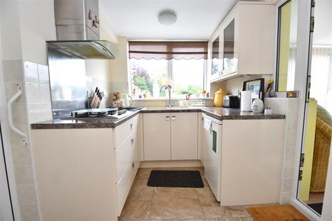 14 Central Avenue, Rochford, SS4 3BQ
