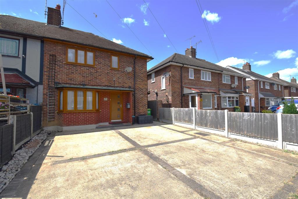 The Drive Rochford 4 Bed Semi Detached House £400 000