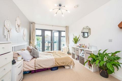 2 bedroom flat for sale, 104-120 Lee High Road, London SE13