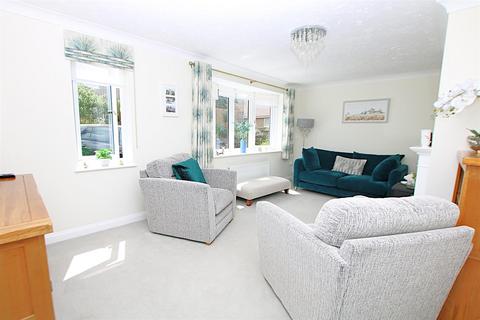 4 bedroom detached house for sale, Icknield Drive, West Hunsbury