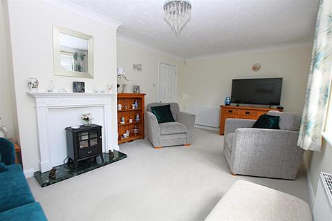 4 bedroom detached house for sale, Icknield Drive, West Hunsbury
