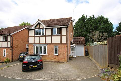 4 bedroom detached house for sale, Icknield Drive, West Hunsbury