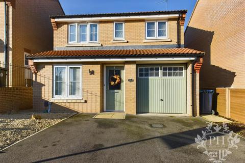 3 bedroom detached house for sale, Crossbill Close, Guisborough