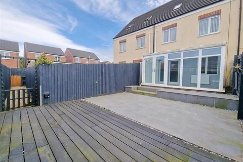 4 bedroom townhouse for sale, Dan Y Cwarre, Carway, Kidwelly