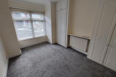 2 bedroom maisonette to rent, Kettering Street, SW16