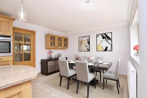 4 bedroom detached house for sale, Chestnut Close, Digby