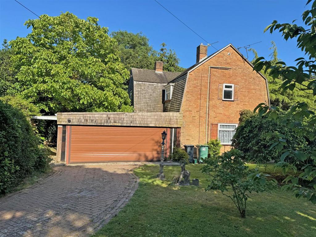 Church Road, Wootton Bridge, Ryde 3 bed detached house for sale £395,000