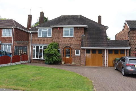 4 bedroom detached house for sale, Lake Avenue, Walsall