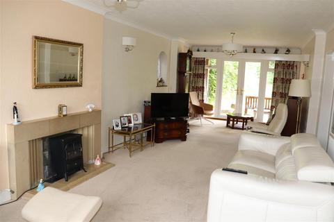 4 bedroom detached house for sale, Lake Avenue, Walsall