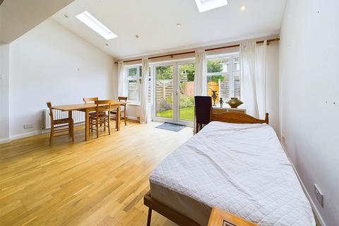 3 bedroom terraced house for sale, Church Green, Hersham, Walton-On-Thames