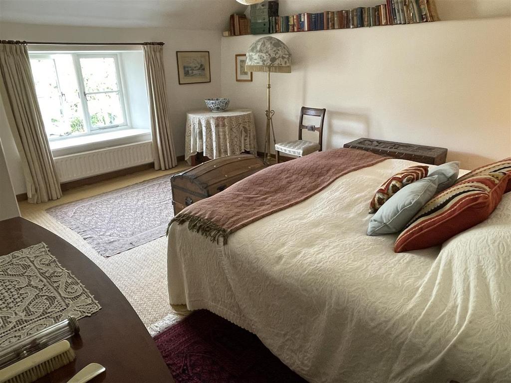 Bedroom 2.JPG