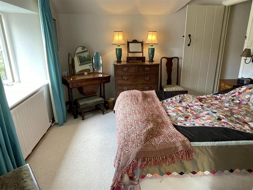 Bedroom 1.JPG