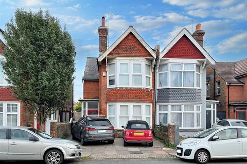 4 bedroom semi-detached house for sale, Cavendish Avenue, Eastbourne