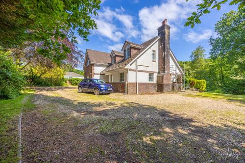 4 bedroom detached house for sale, Ffordd Tyn-Y-Coed, Clydach, Swansea