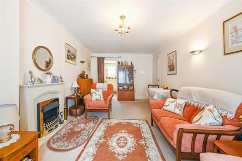 1 bedroom retirement property for sale, Henty Gardens, Chichester