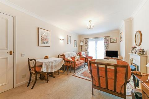 1 bedroom retirement property for sale, Henty Gardens, Chichester