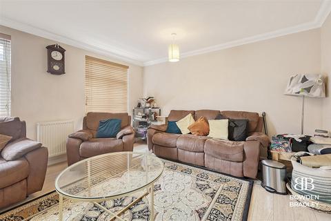 4 bedroom house for sale, Blackthorn Road, Ilford