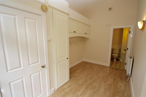 Studio for sale, Queens House, Barming ME16