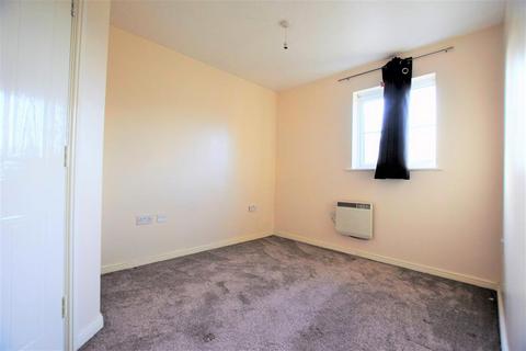 2 bedroom flat to rent, Ridley Close, Barking, IG11