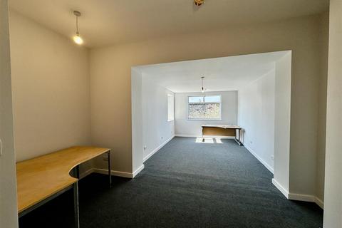 Office to rent, Gladstone Street, Scarborough