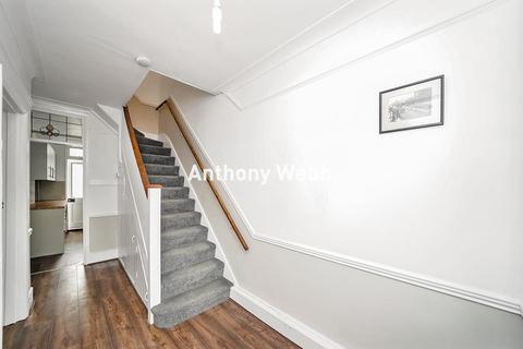 3 bedroom terraced house to rent, Hazelwood Lane, Palmers Green, N13