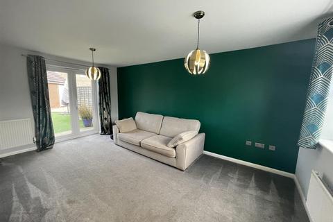 4 bedroom house to rent, Brize Avenue, Gloucester GL2