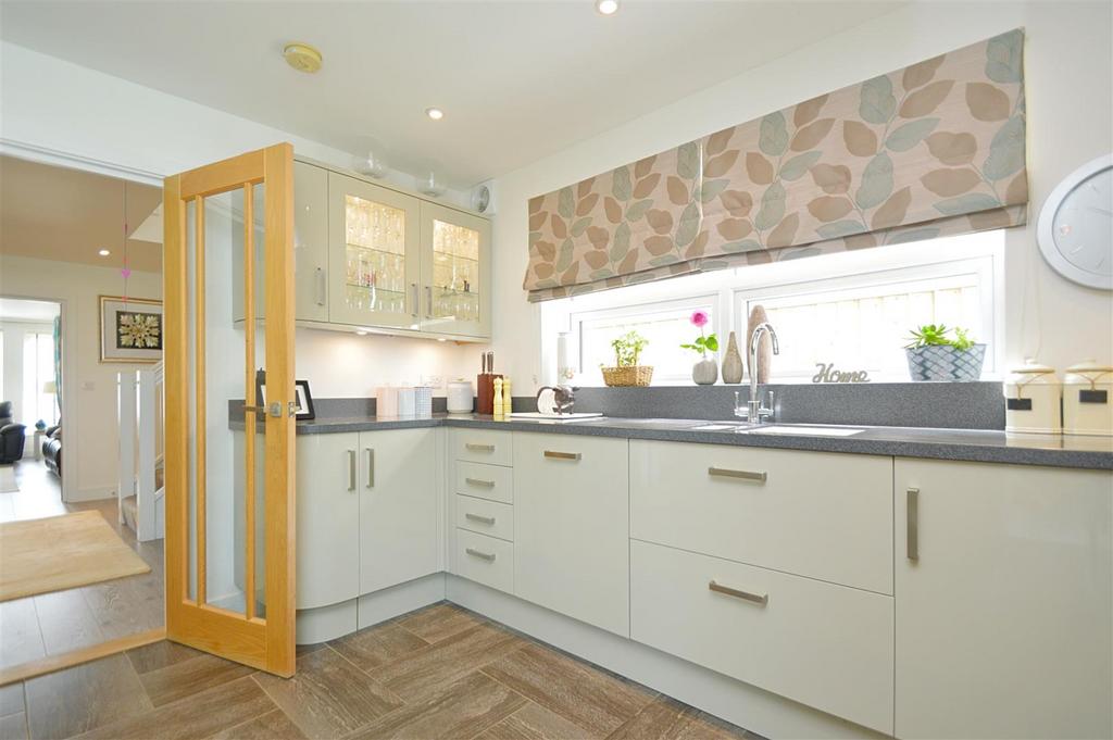 Kitchen6.jpg