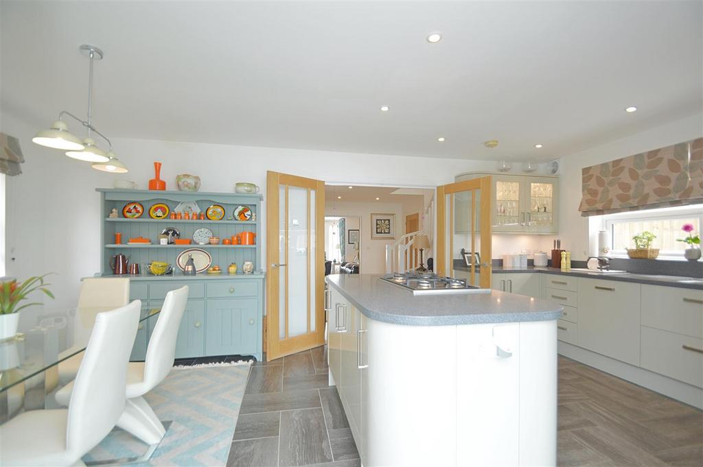 Kitchen1.jpg