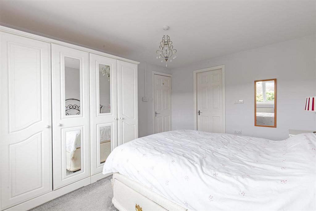 Bedroom 1-3.jpg