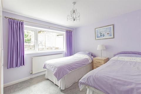 2 Catcliffe Close, Bakewell, DE45 1AZ