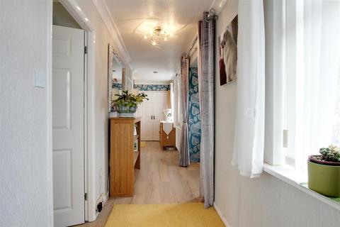 2 bedroom detached bungalow for sale, Kipling Drive, Sandilands LN12