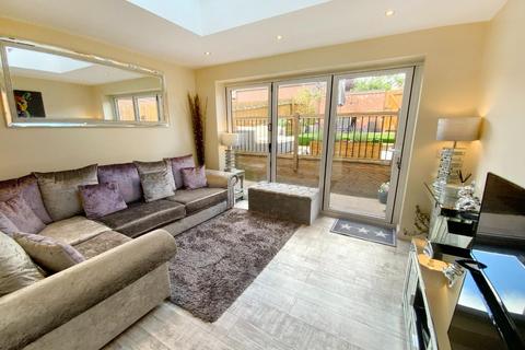 4 bedroom terraced house for sale, Little Connery Leys, Birstall, Leicestershire