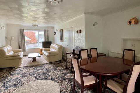 3 bedroom detached house for sale, Vale View Crescent, Llandough