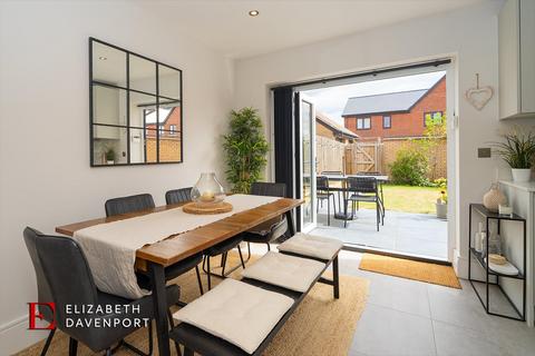 3 bedroom semi-detached house for sale, Lamb Close, Stratford-Upon-Avon