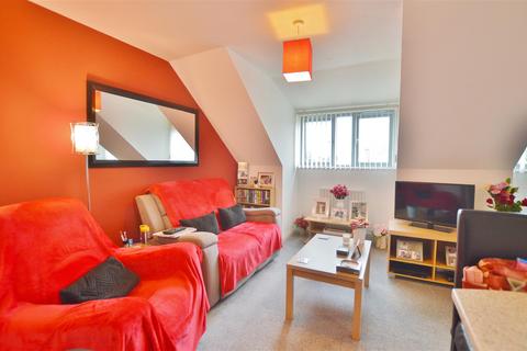 1 bedroom flat for sale, Lincoln Way, Slough