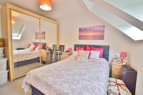 1 bedroom flat for sale, Lincoln Way, Slough