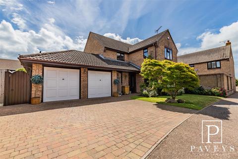 4 bedroom detached house for sale, Brightside, Kirby Cross, Frinton-On-Sea