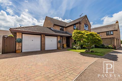 4 Brightside, Kirby Cross, Frinton-on-sea, CO13 0UB