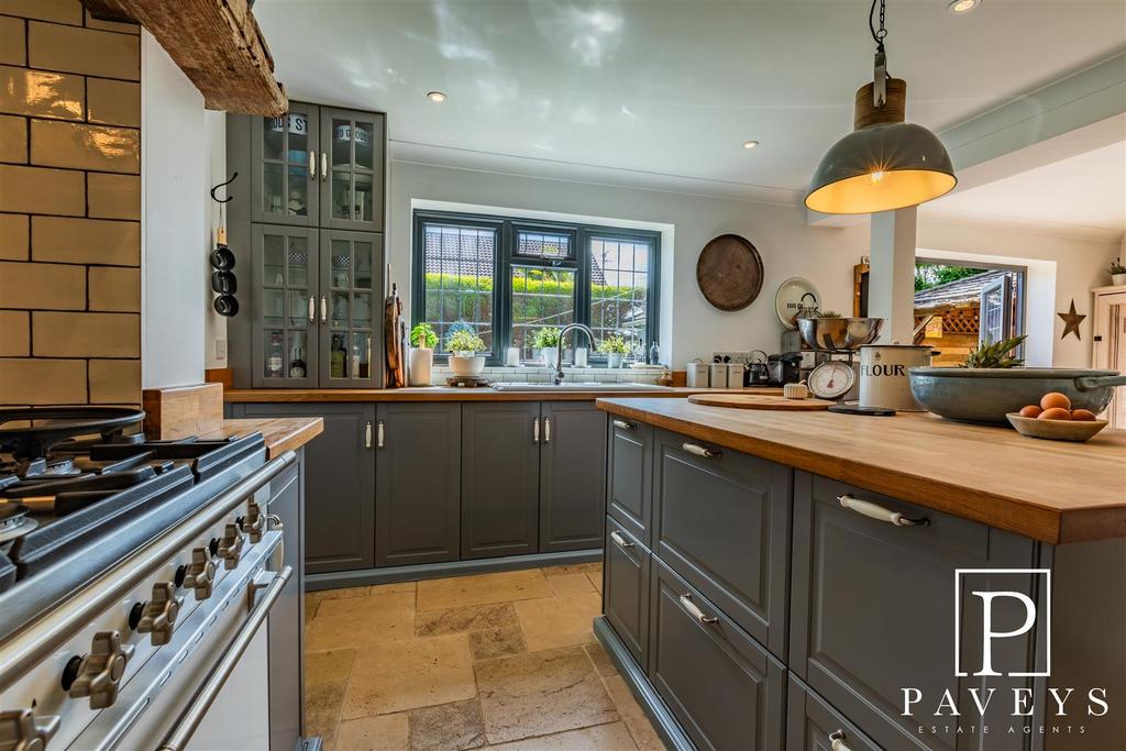 Kitchen diner